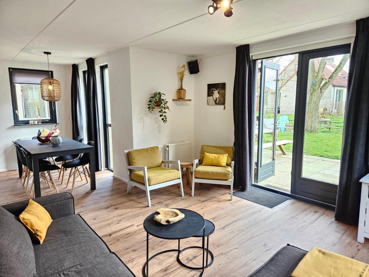 7 Person House With Swing, Firepit, Hammock, Garden, Swimming Lake, Child Friendly, In- And Outside Playground, And Great Coffee Ewijk Exterior foto